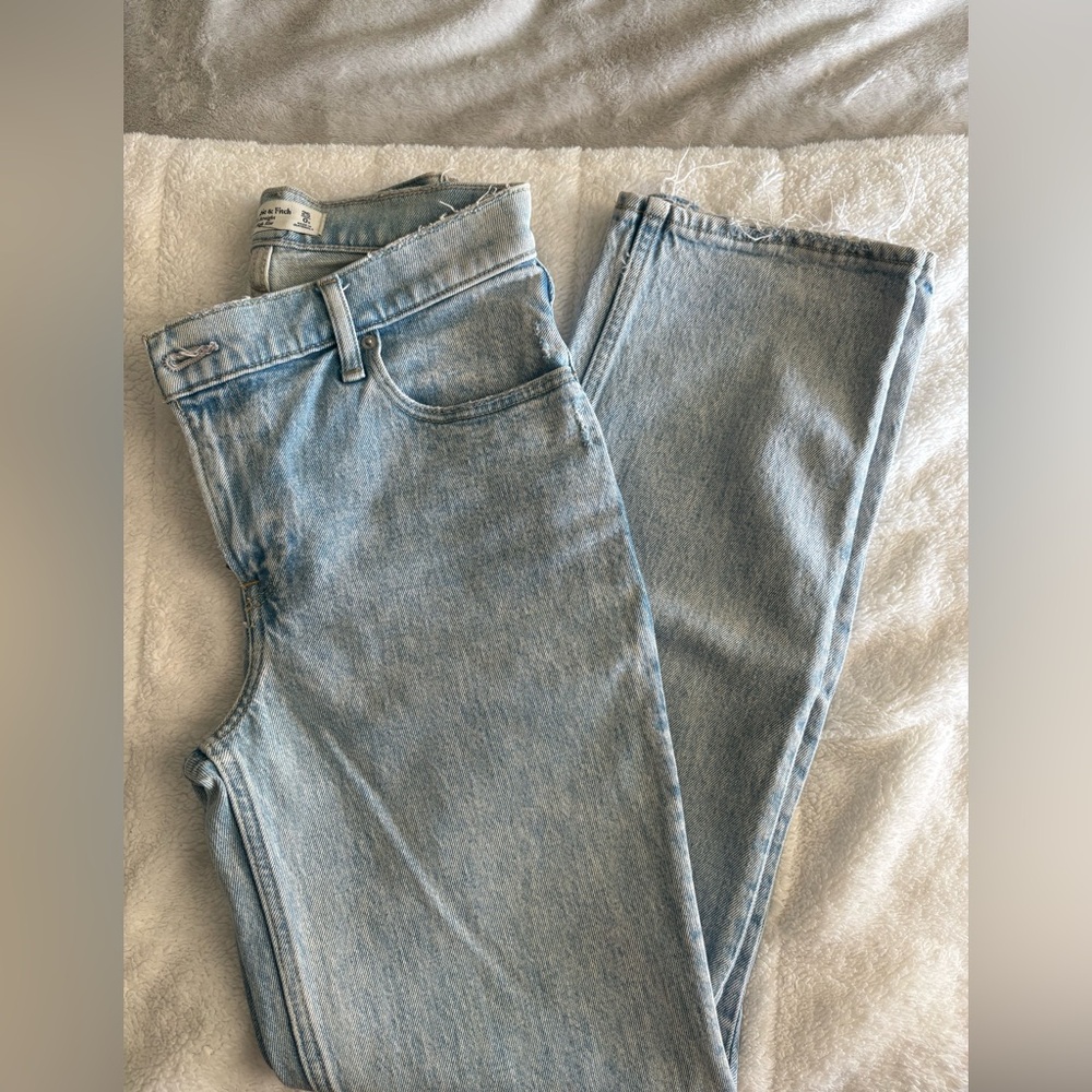 ABERCROMBIE & FITCH THE 90s STRAIGHT ULTRA HIGH RISE JEANS - Picture 3 of 7